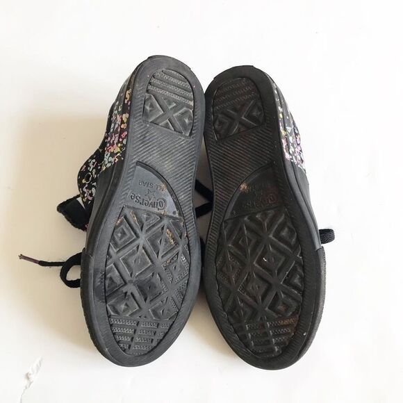 Converse black paint splatter sneakers EUC size 1 - Picture 7 of 7